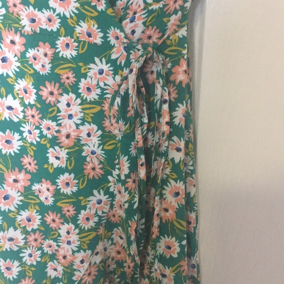 NWOT true wrap green floral dress - Picture 2 of 2